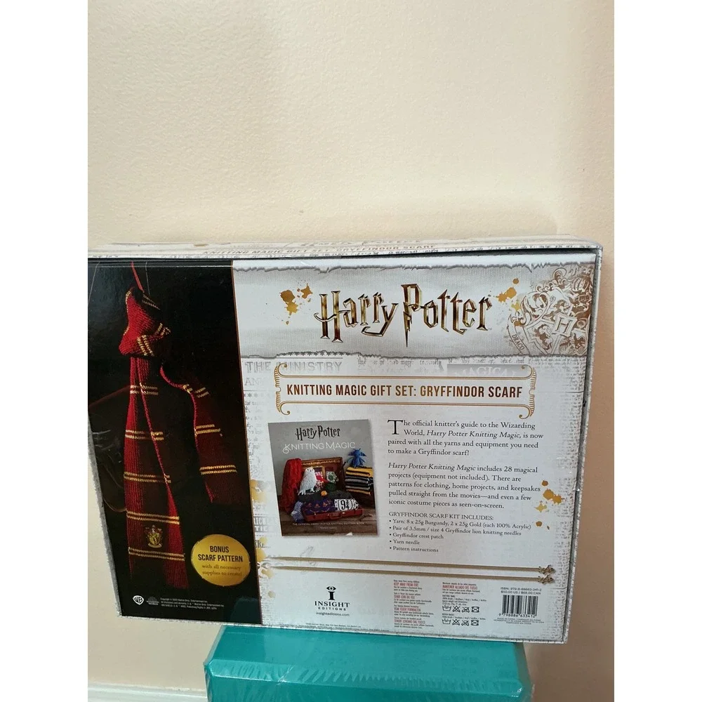 New‎ Harry Potter Knitting Magic Gift Set Gryffindor Scarf Kit
